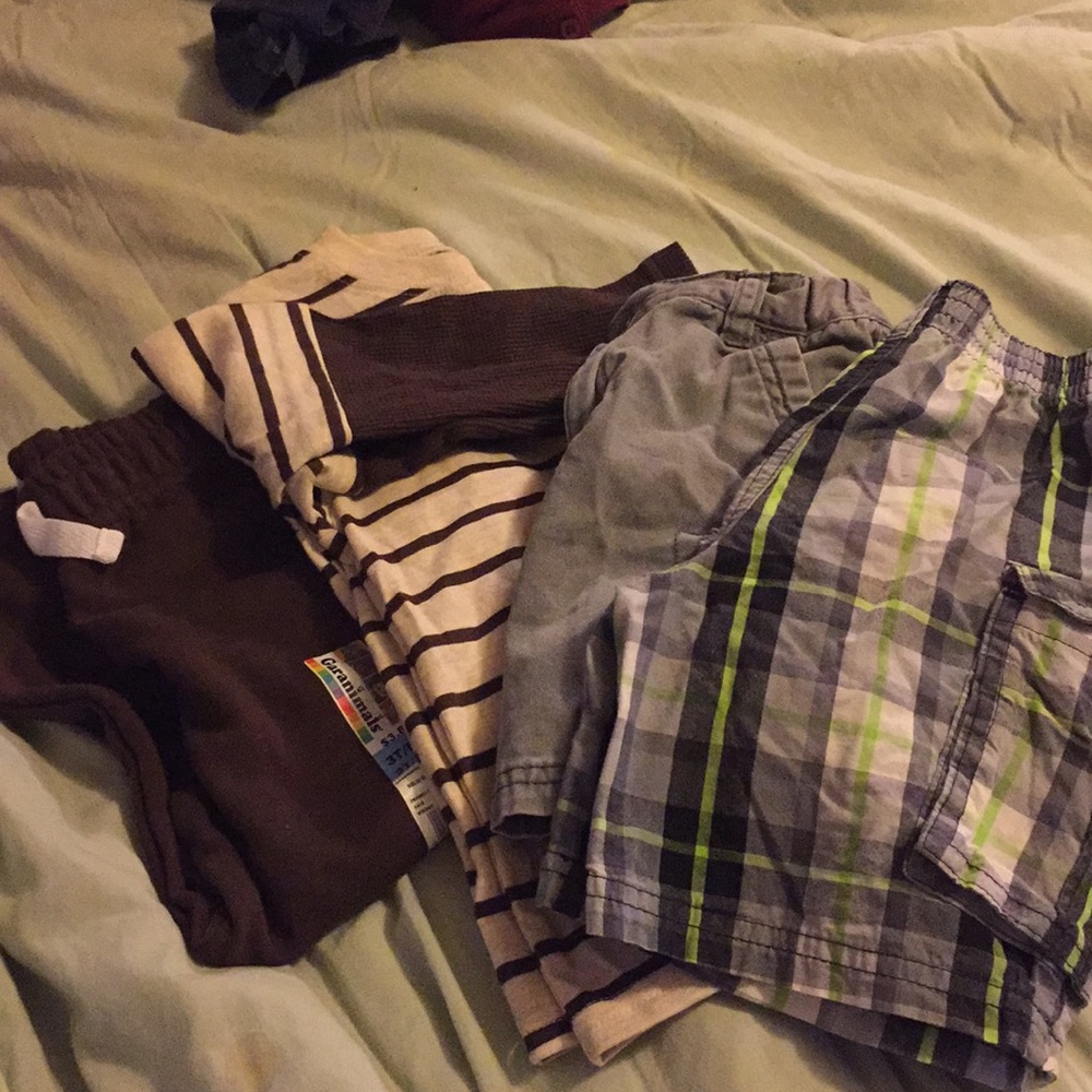 Bundle of 3T boy clothes.